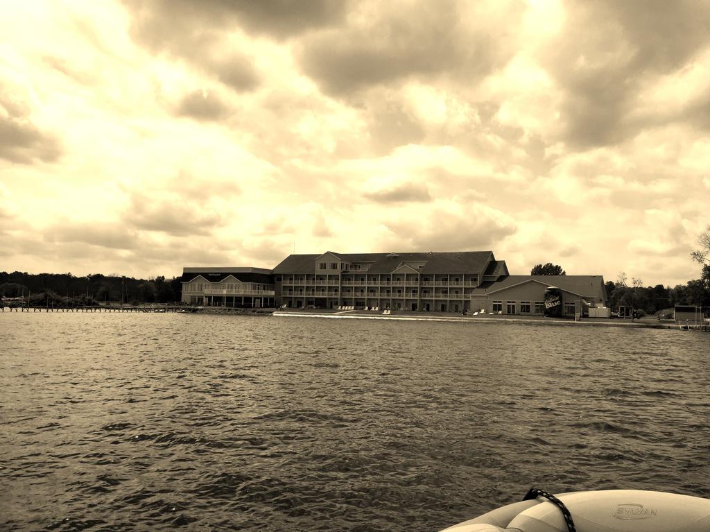 Lakeside Resort & Conference Center Houghton Lake Ngoại thất bức ảnh